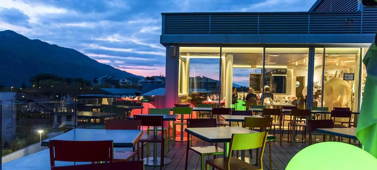 Terrasse de l'hôtel Best Western Aquakub à Aix-les-BainsTerrasse de l'hôtel Best Western Aquakub à Aix-les-Bains