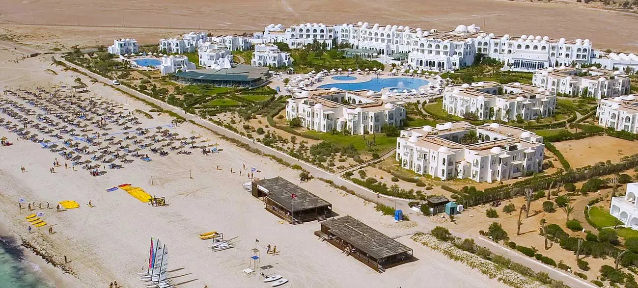 Plage de l'hôtel Vincci Helios Beach à Djerba