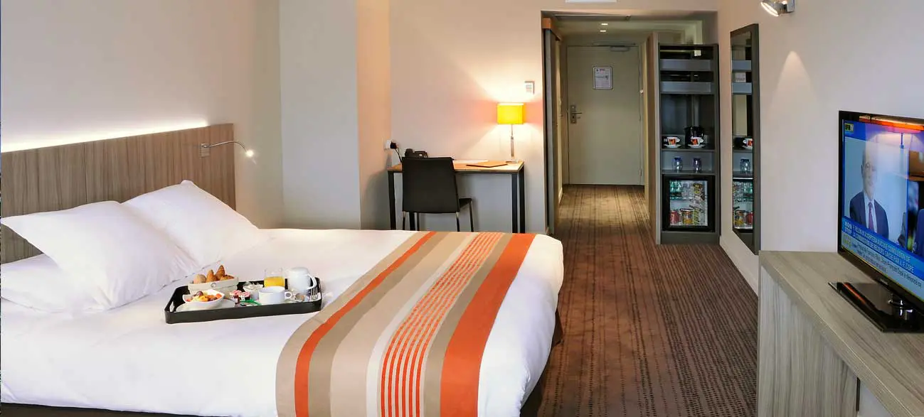 Chambre hôtel SPA Chassieu Lyon