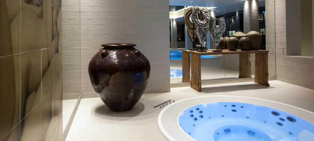 Jacuzzi hôtel SPA Chassieu Lyon
