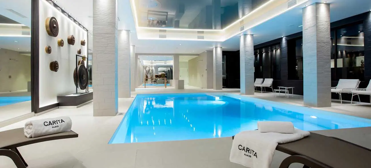 Piscine hôtel SPA Chassieu Lyon