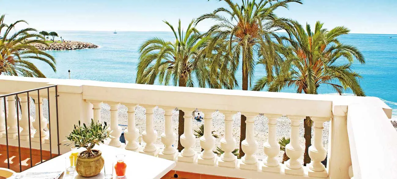 Balcon chambre de l'hôtel Balmoral à Menton