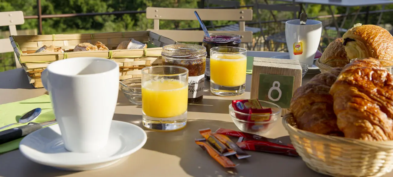 Petit-déjeuner au Camping Indigo Landes Sud Saint-Michel Escalus
