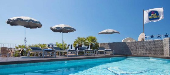 Piscine de l'hôtel Best Western Cannes Riviera & Spa 4*