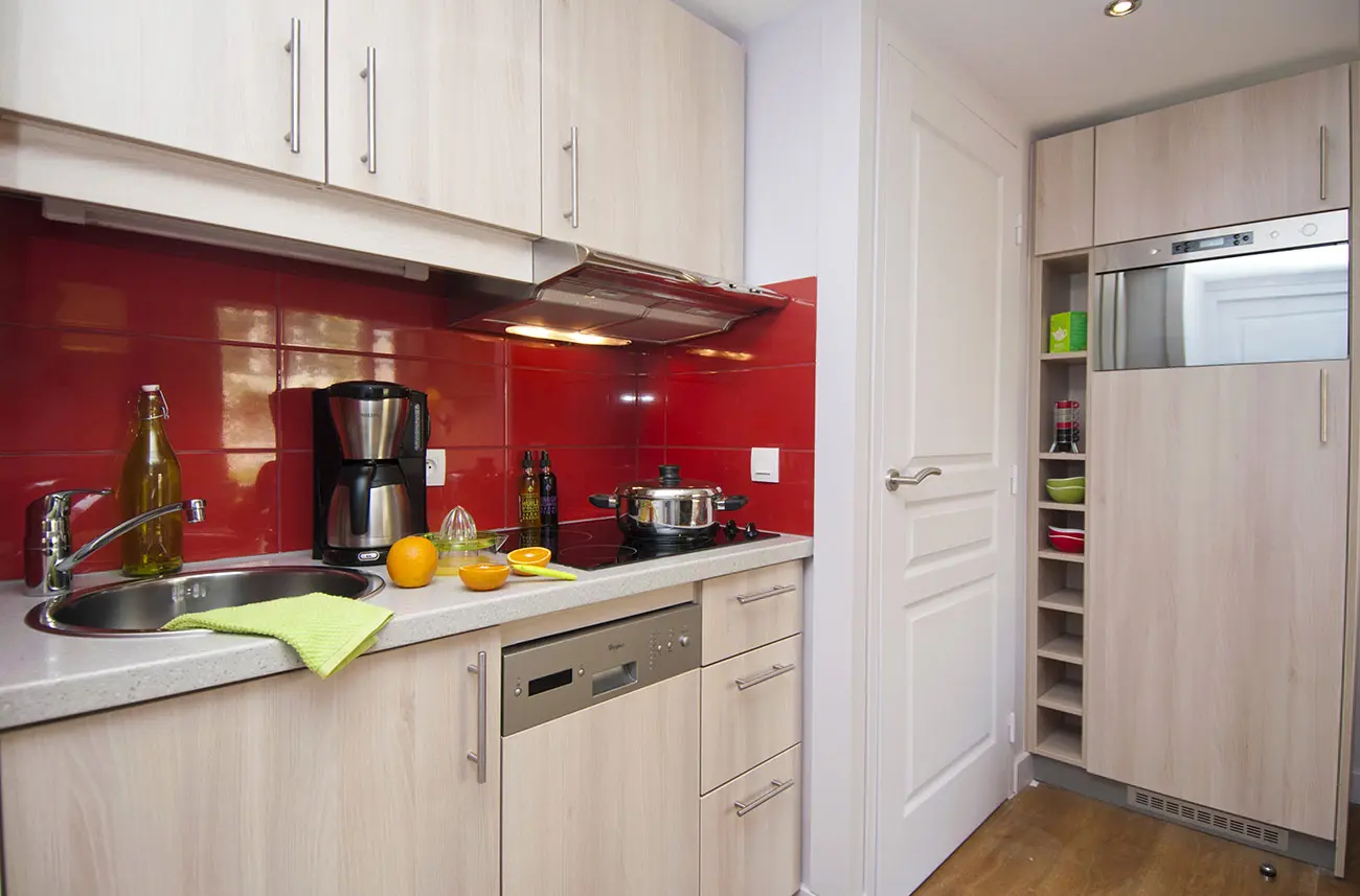Cuisine dans un appartement en location en résidence premium Haguna Biarritz