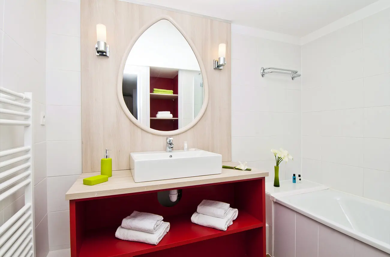 Salle de bain dans un appartement en location en résidence premium Haguna Biarritz