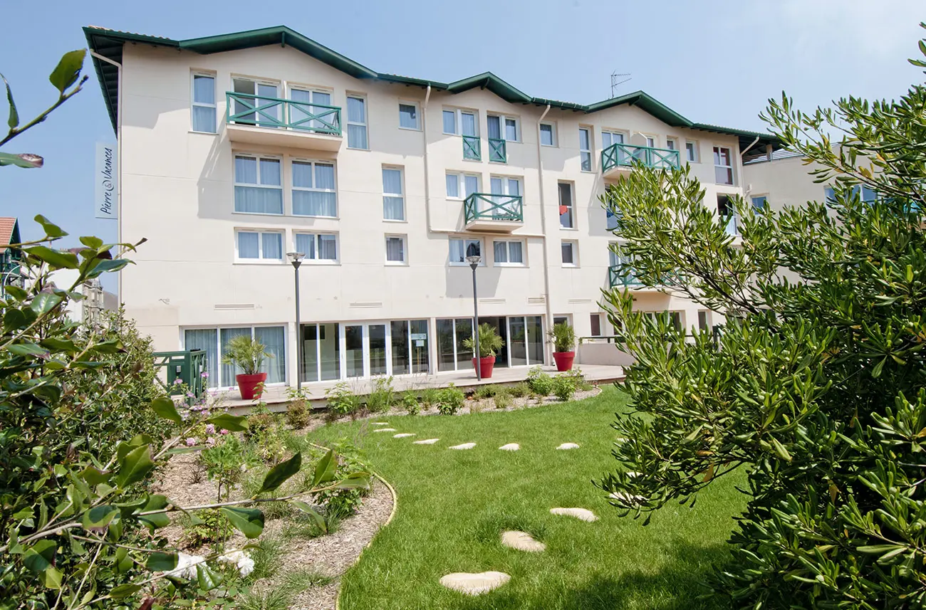 Vue jardin de résidence premium Haguna Biarritz
