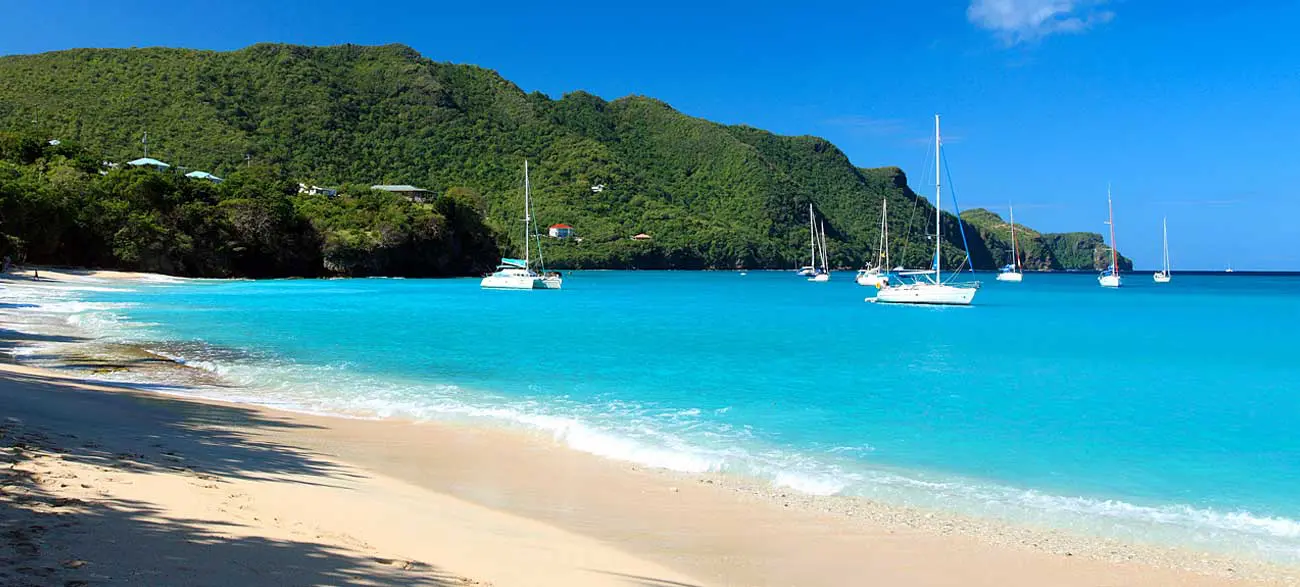 Plage de l'île Béquia Croisière Iles Grenadines