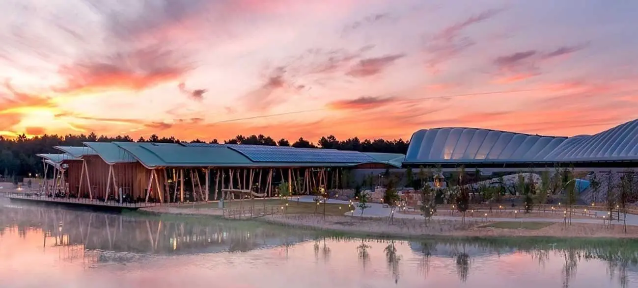 Vue lac Center parcs Bois aux Daim