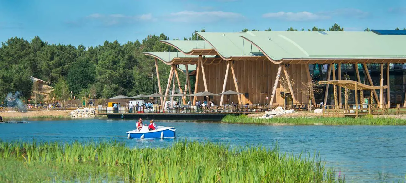 Vue lac Center parcs Bois aux Daim