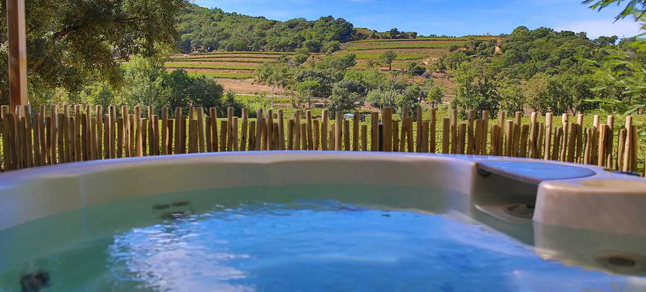Location sweetflower jacuzzi Camping à Ramatuelle à proximité du golfe de St Tropez dans le Var