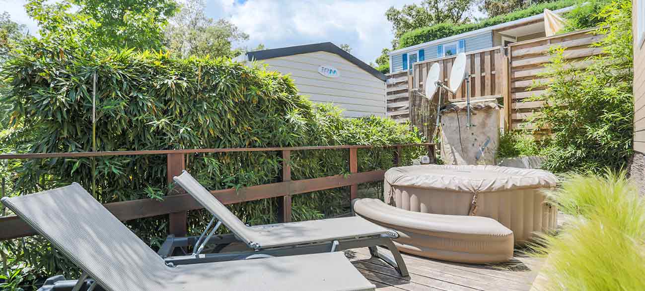 Location sweetflower Jacuzzi Camping à Ramatuelle à proximité du golfe de St Tropez dans le Var