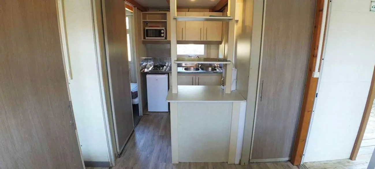Intérieur du chalet Camping Tikiti à Propriano en Corse