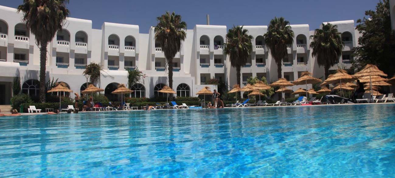 Piscine de l'Hôtel Menara à Hammamet en Tunisie