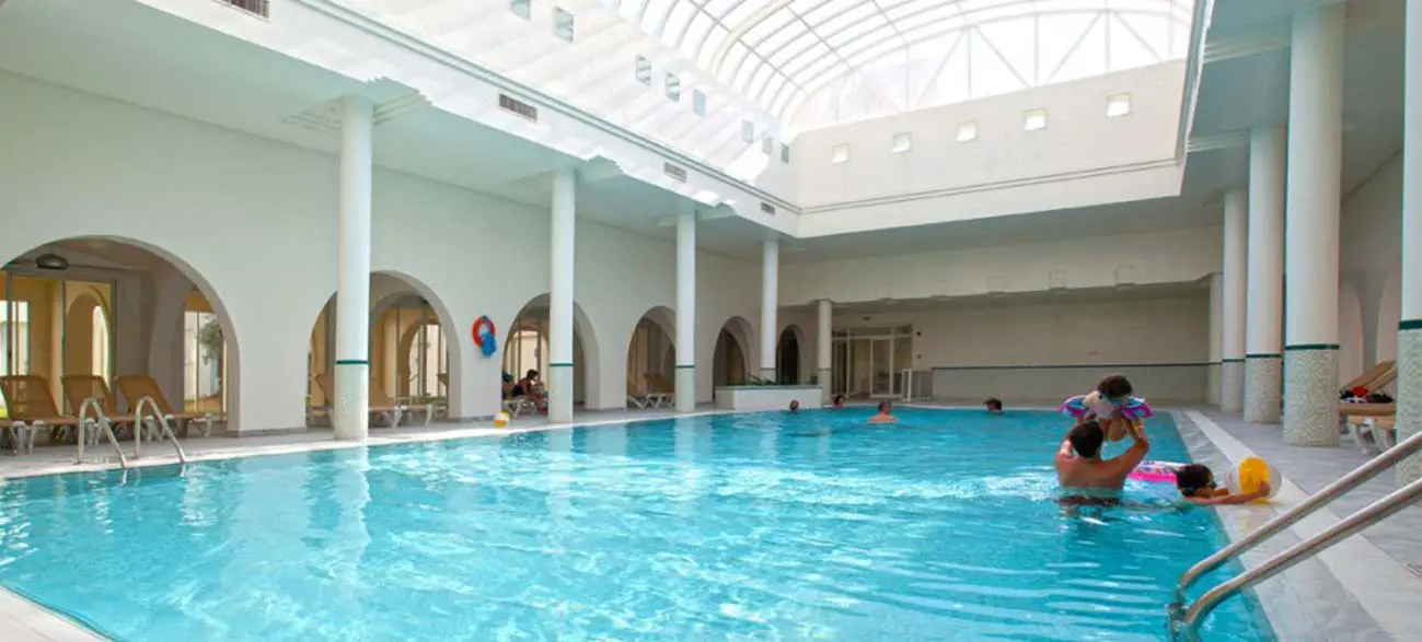 Piscine intérieure du Seabel Alhambra à El Port Kantaoui en Tunisie