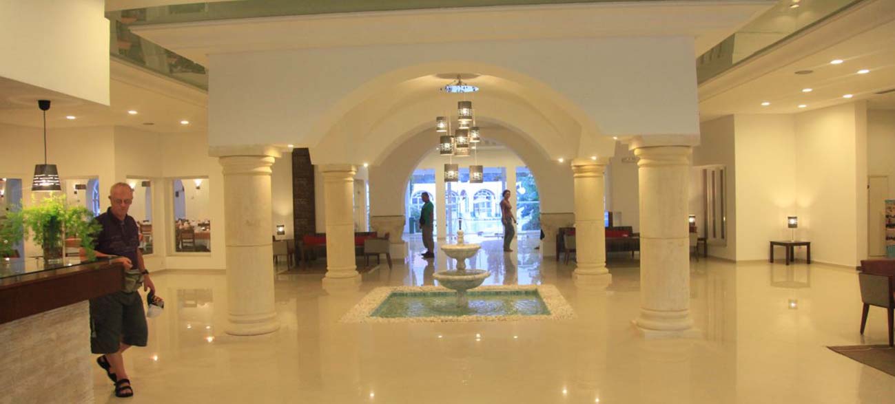 Reception de l'Hôtel Menara à Hammamet en Tunisie