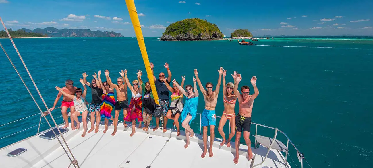 Voyageurs sur le catamaran - Croisière Thaïlande