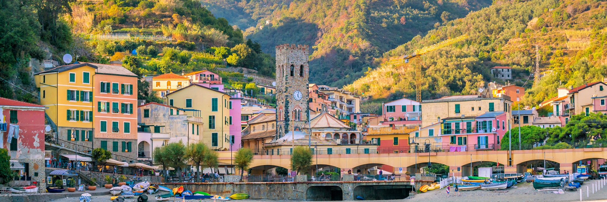 Le village de Monterosso dans les Cinque Terre, au bord de la mer